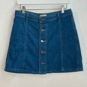 Hinge. Size 4. Denim Miniskirt w/ buttons up front.